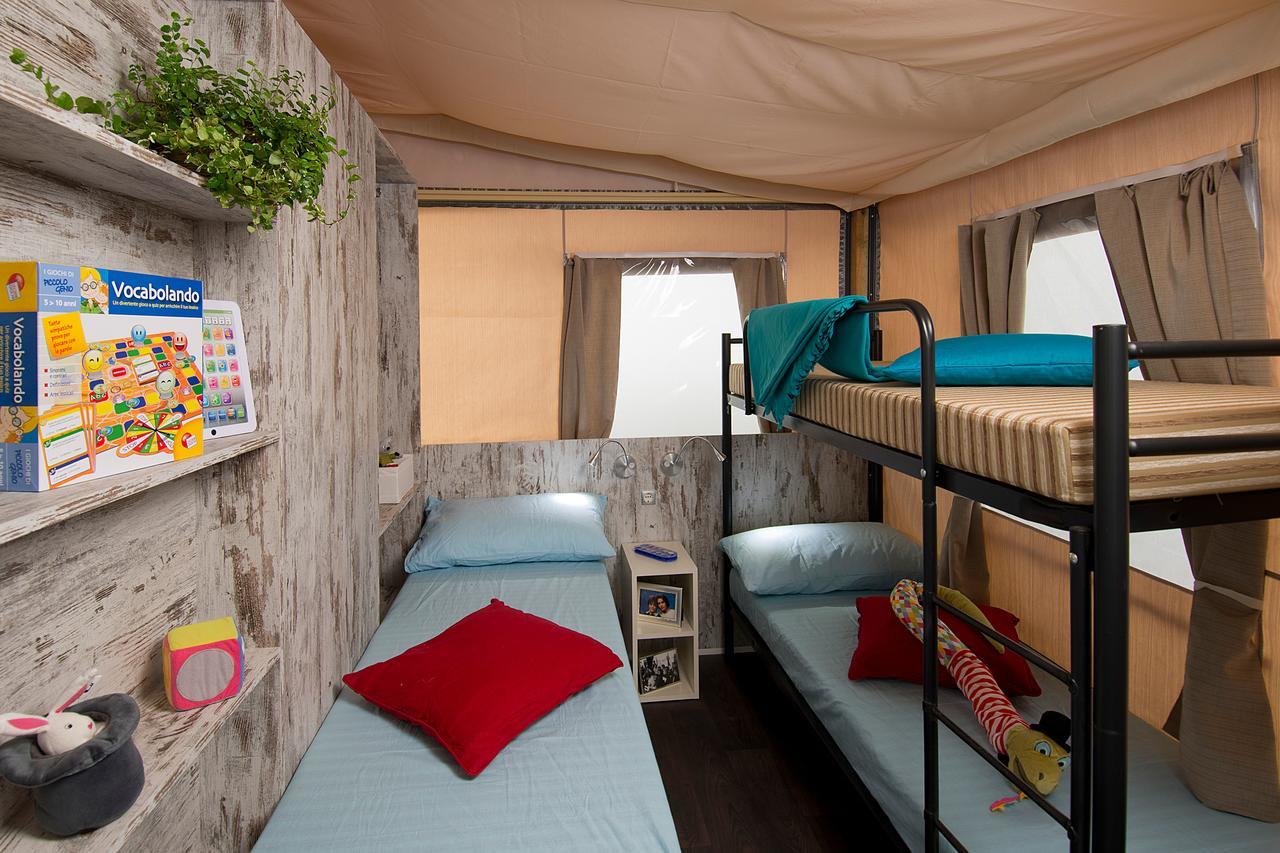 Mobile Homes Camping Santa Marina, Lanterna Tar-Vabriga Exterior foto Interior of a mobile home