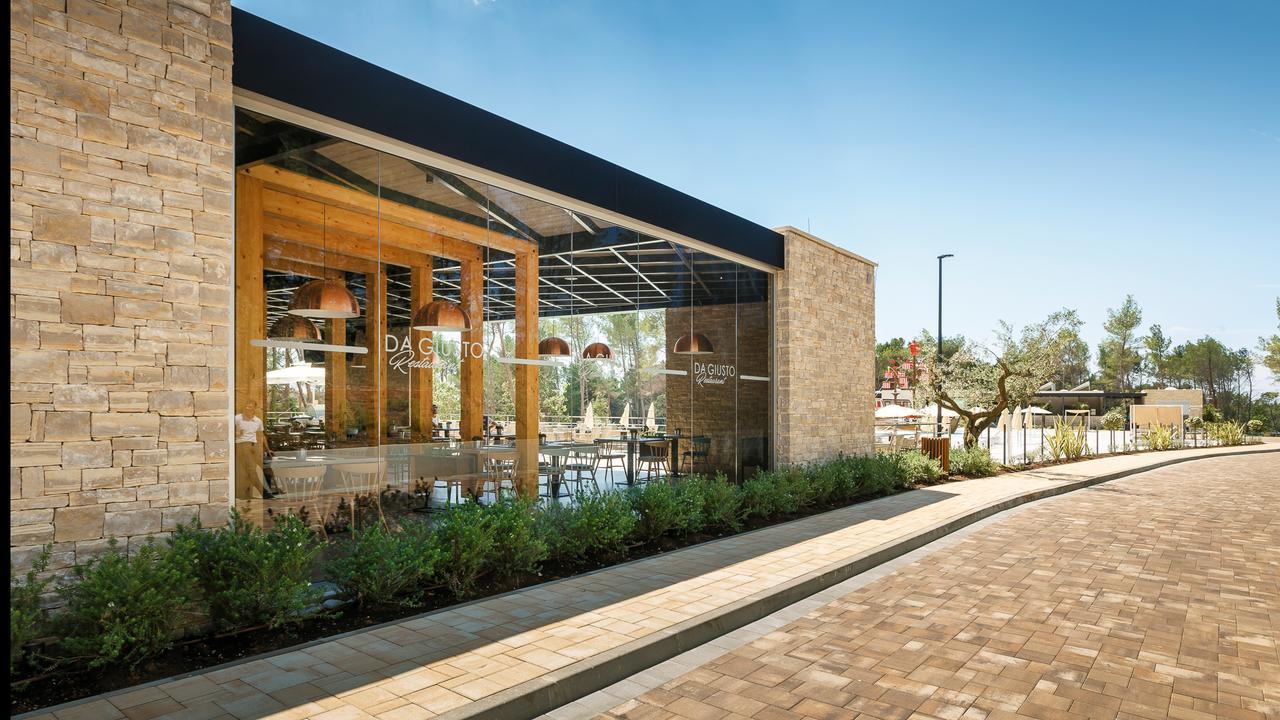 Mobile Homes Camping Santa Marina, Lanterna Tar-Vabriga Exterior foto The Village Outlet