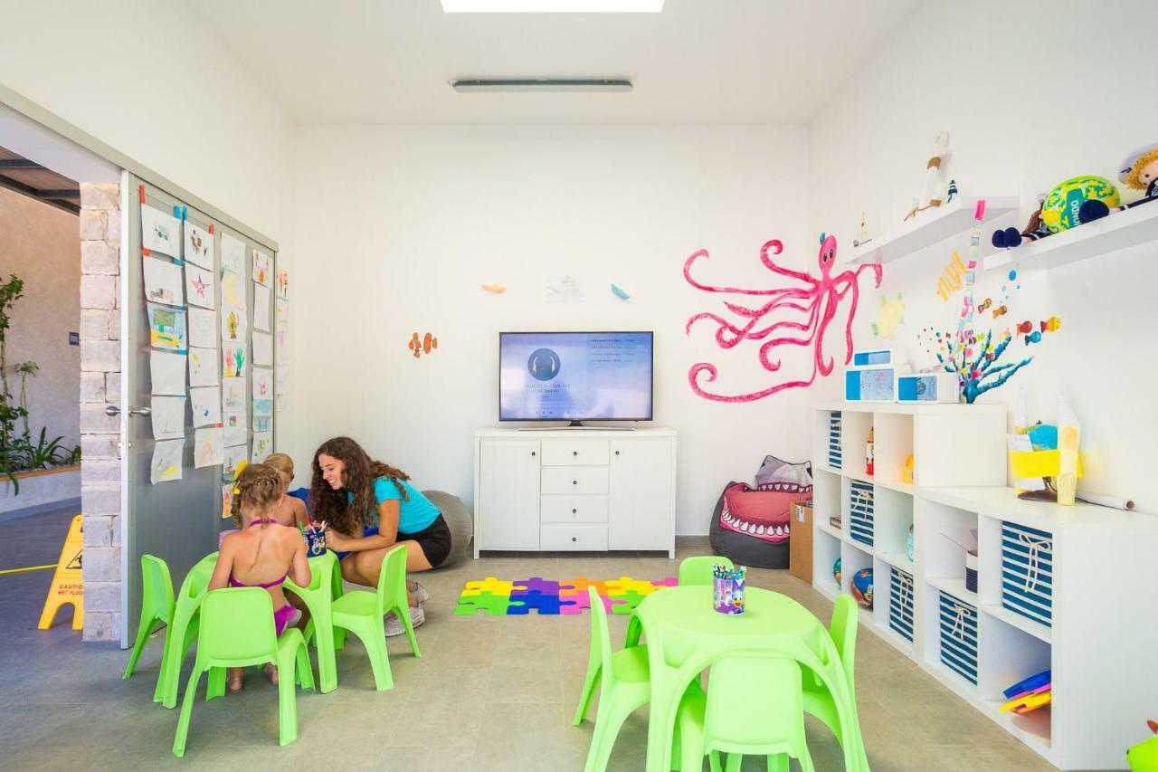 Mobile Homes Camping Santa Marina, Lanterna Tar-Vabriga Exterior foto A nursery in Israel